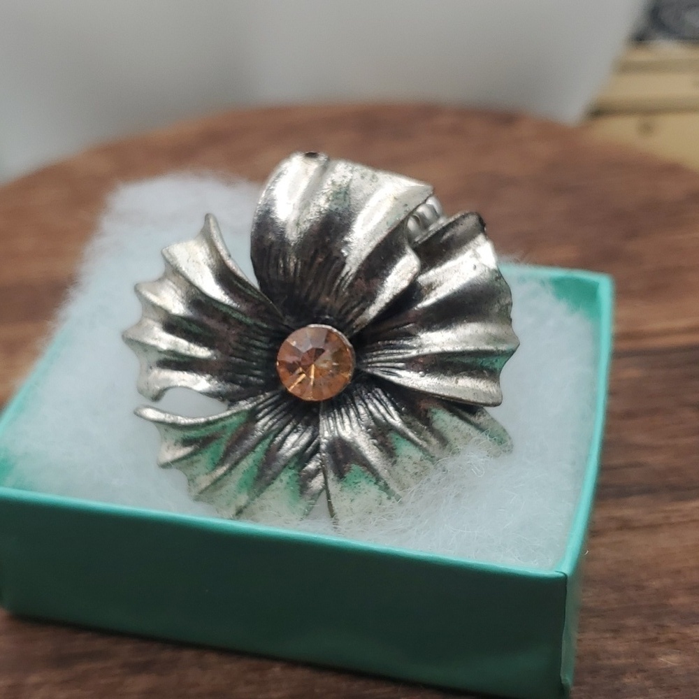 Victorian gates‎ flower ring stretch R270